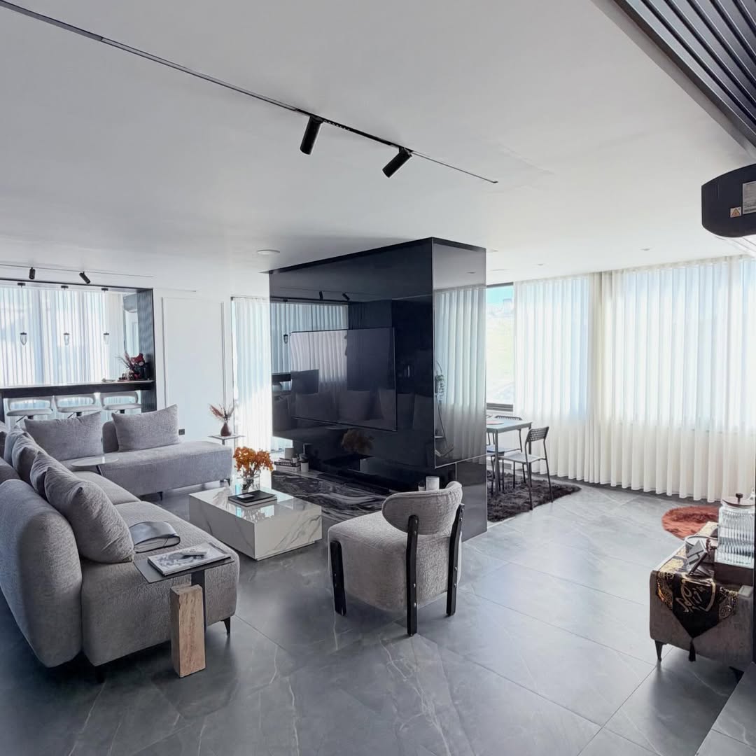 A third-floor apartment with a rooftop, 149sqm