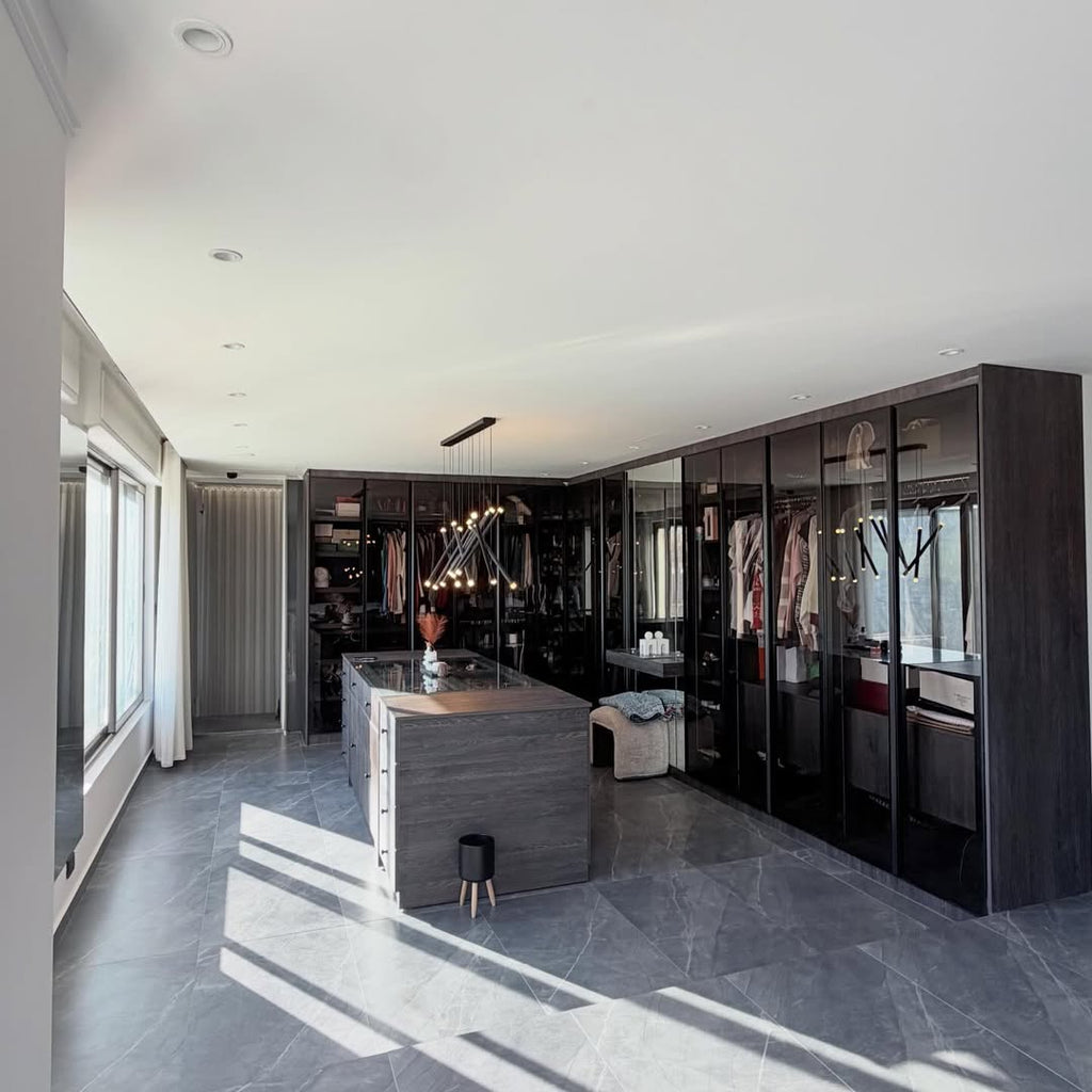 A third-floor apartment with a rooftop, 149sqm
