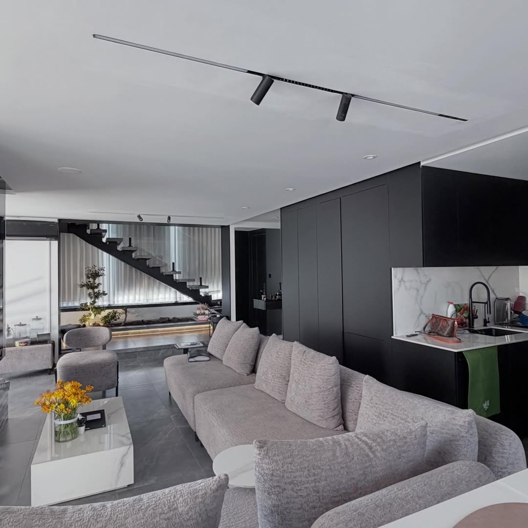 A third-floor apartment with a rooftop, 149sqm
