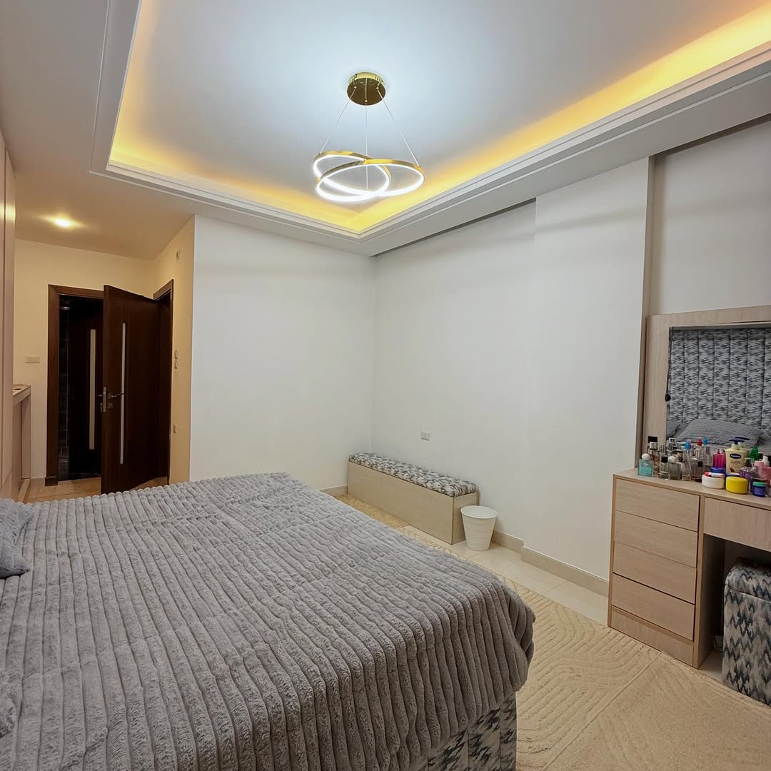 First-floor apartment with an area of 159 sqm