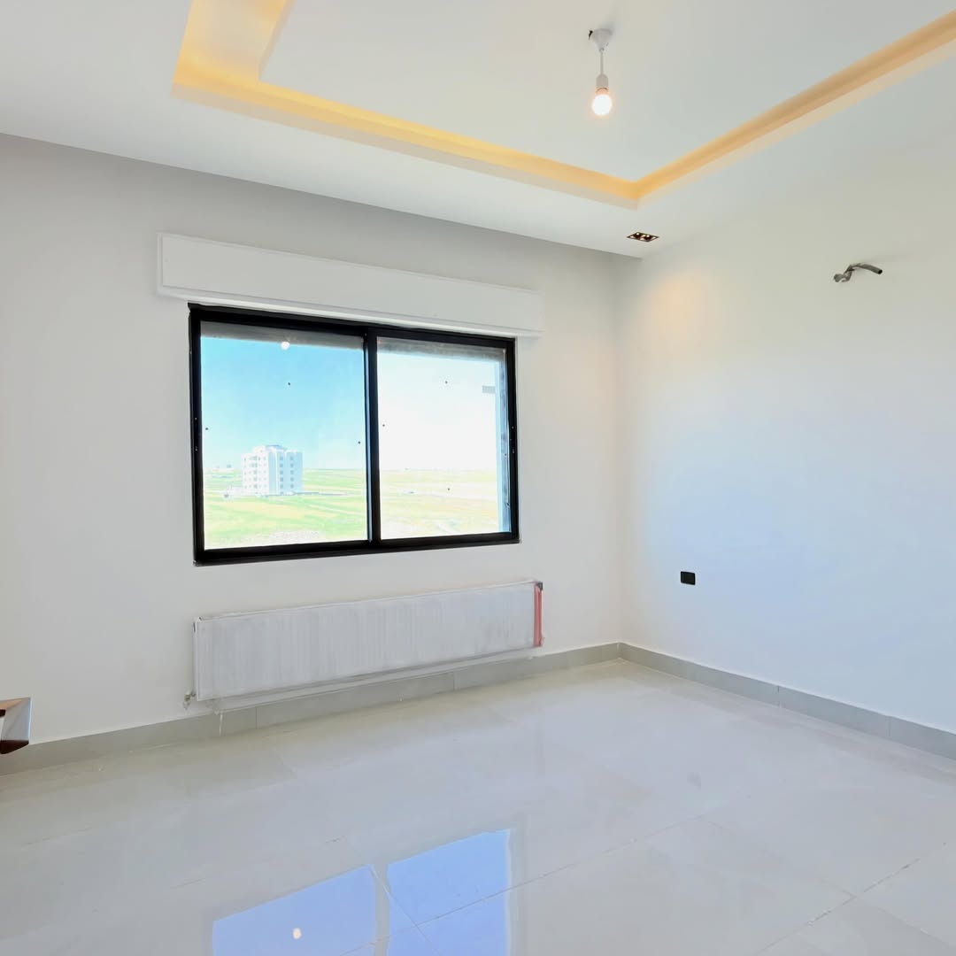 Fifth-floor apartment