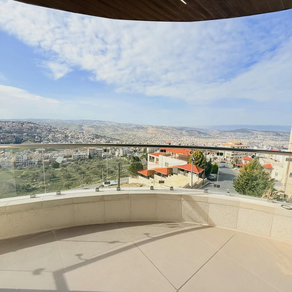 Apartment with an area of 198 sqm.