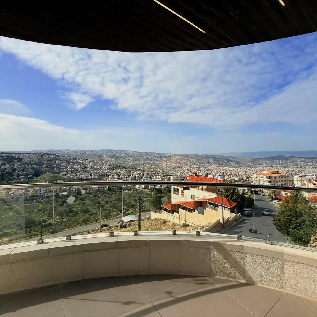 Apartment with an area of 198 sqm.