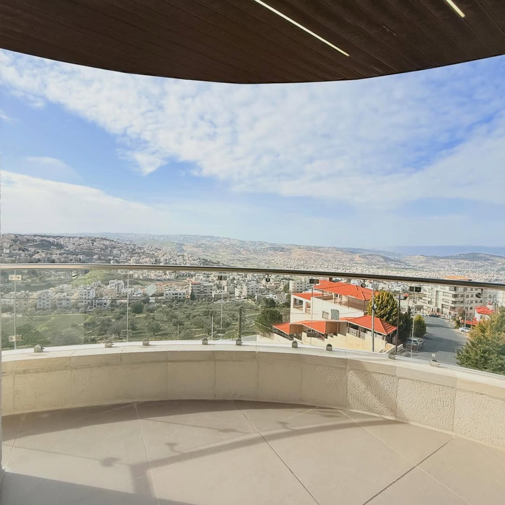 Apartment with an area of 198 sqm.