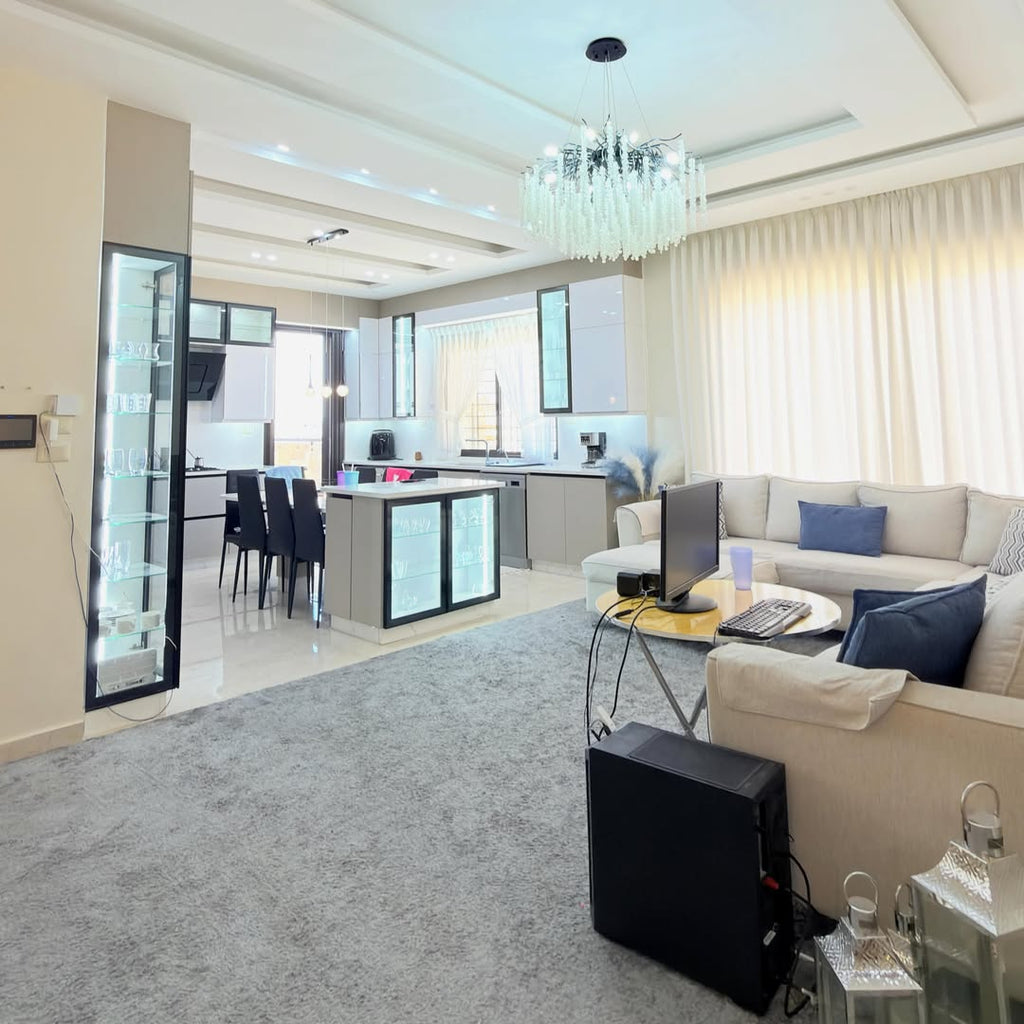 Third Floor Apartment with Private Roof – Total Area 400 sqm