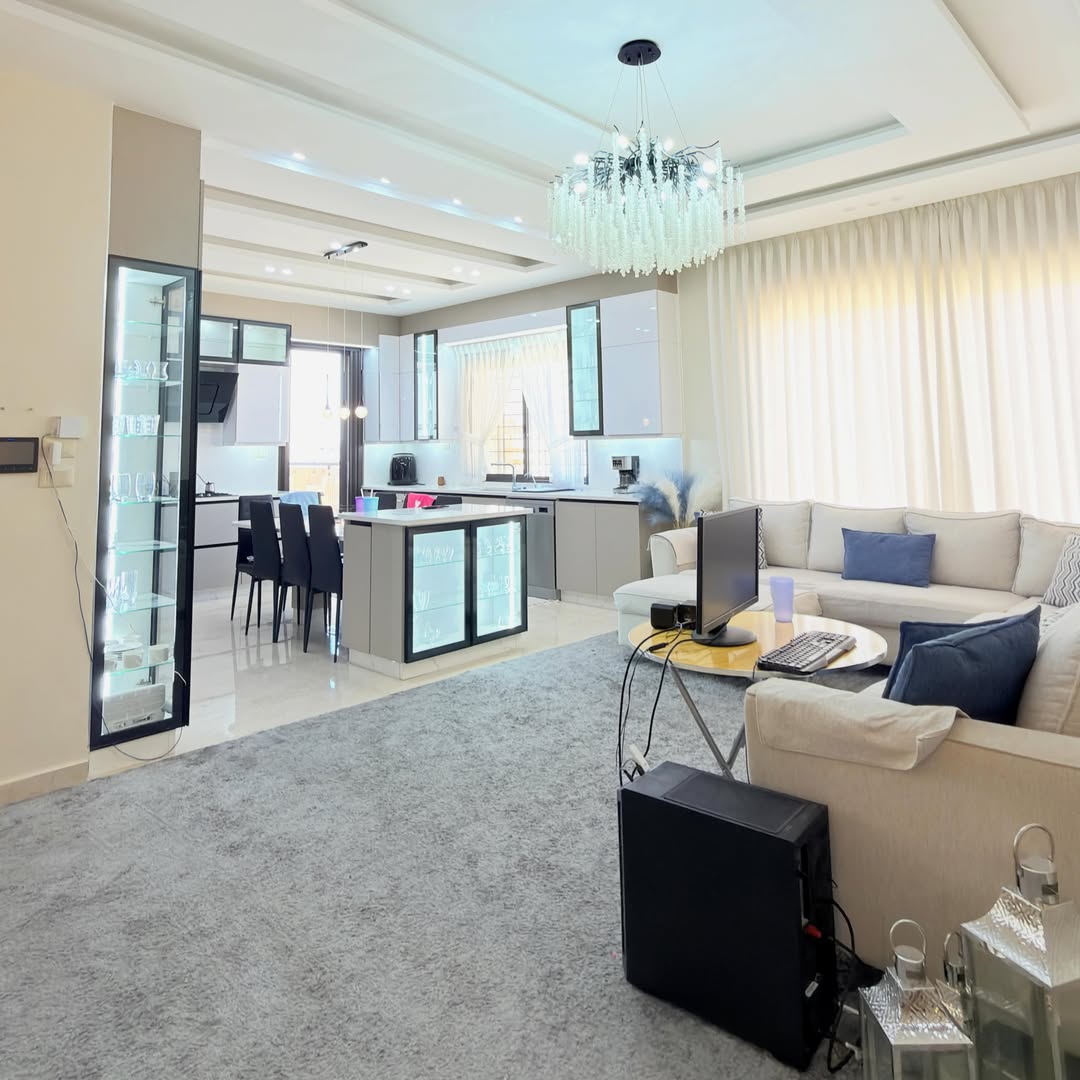 Third Floor Apartment with Private Roof – Total Area 400 sqm