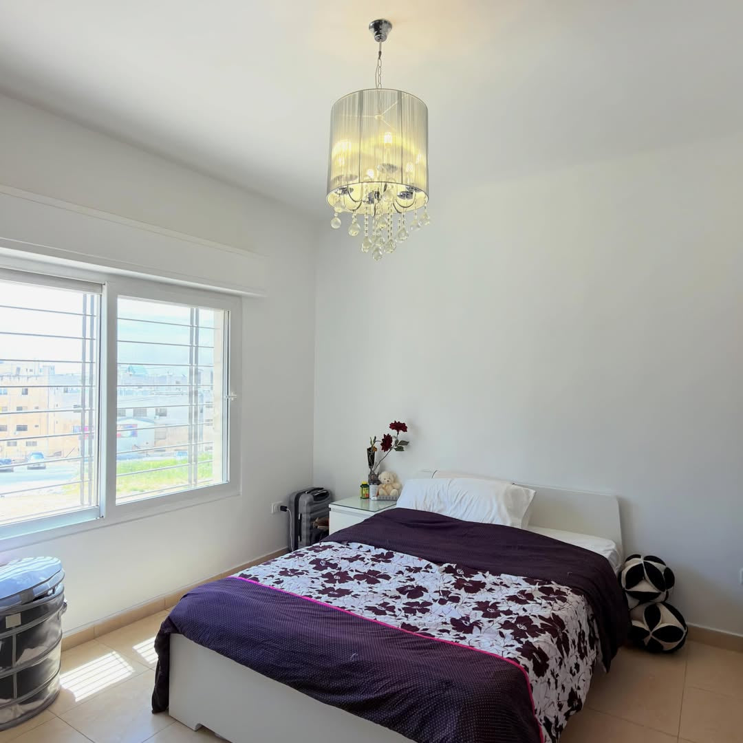Raised ground-floor apartment
