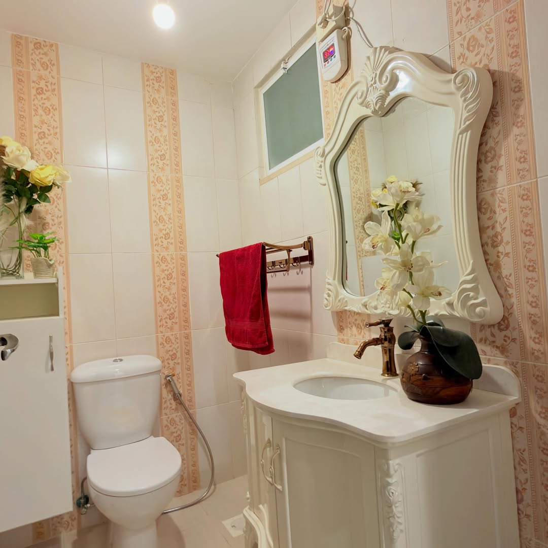 Raised ground-floor apartment