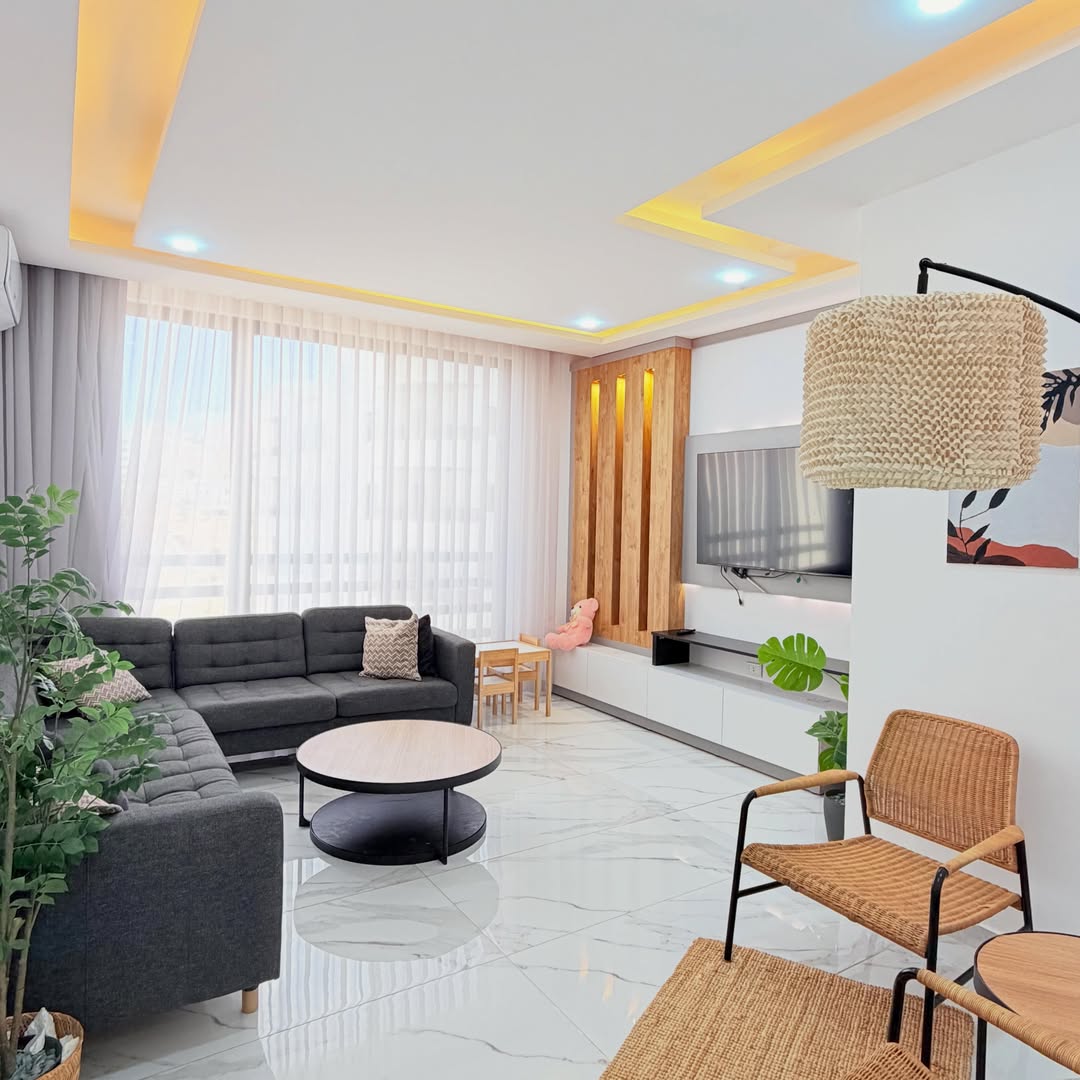 Third Floor Apartment with Private Roof – Fully Furnished