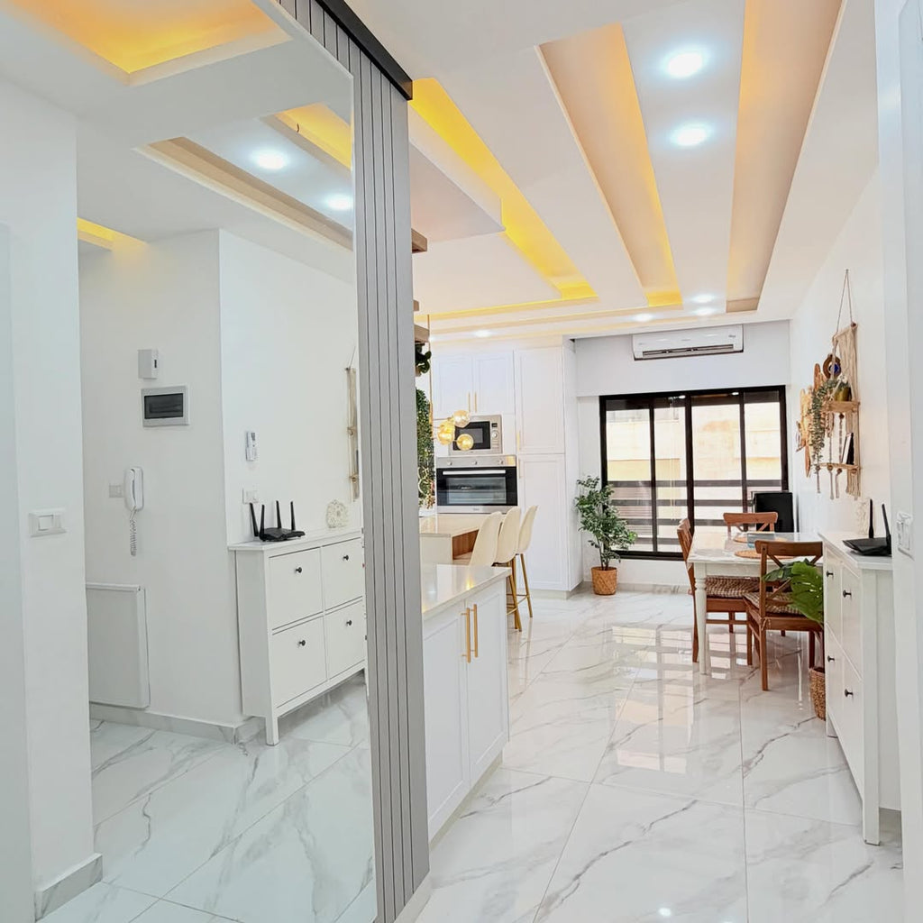 Third Floor Apartment with Private Roof – Fully Furnished