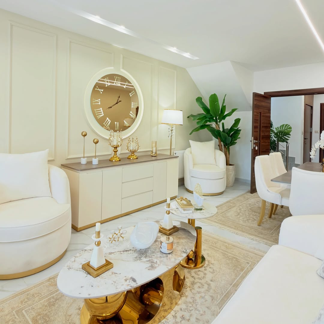 Third-floor apartment with a roof