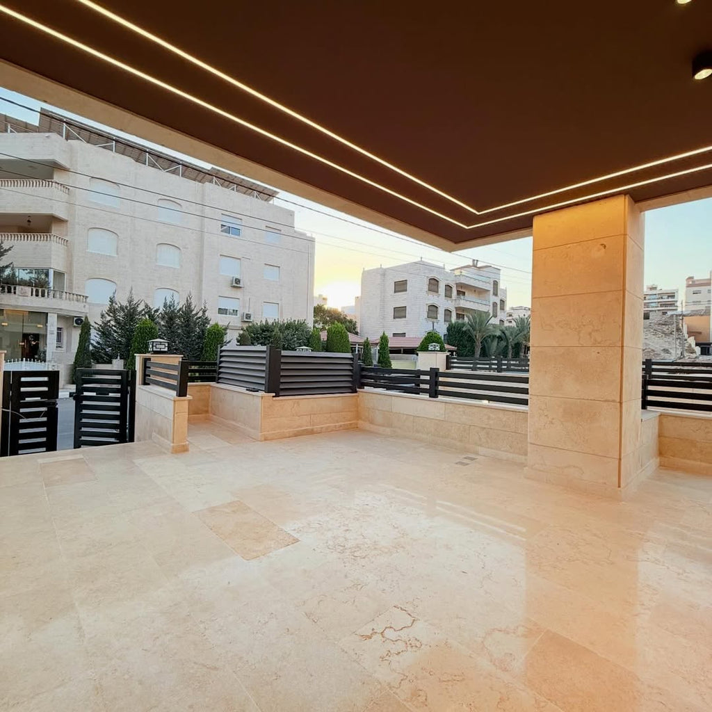 A ground-floor apartment with an area of 450 sqm.