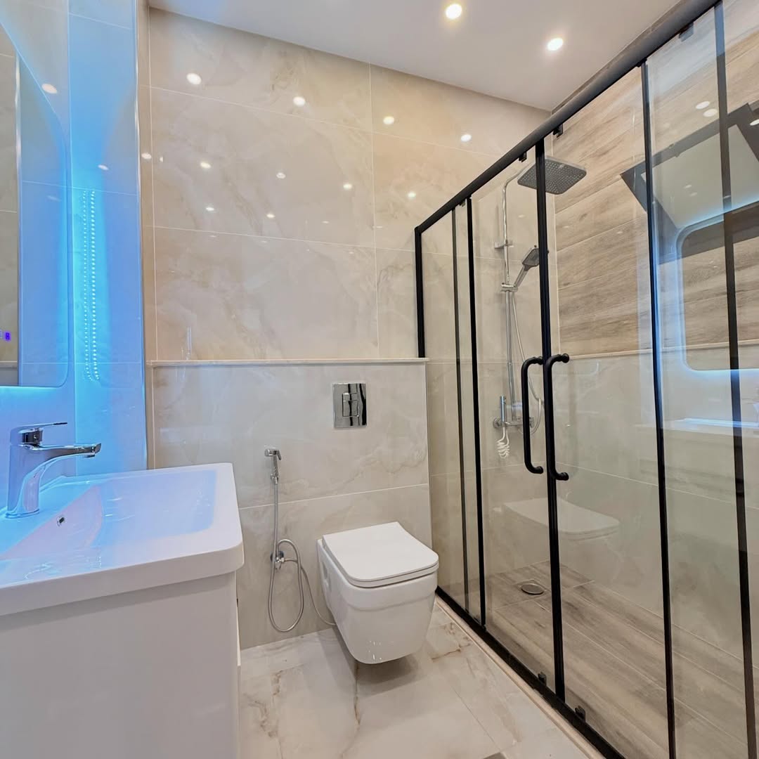 A ground-floor apartment with an area of 450 sqm.