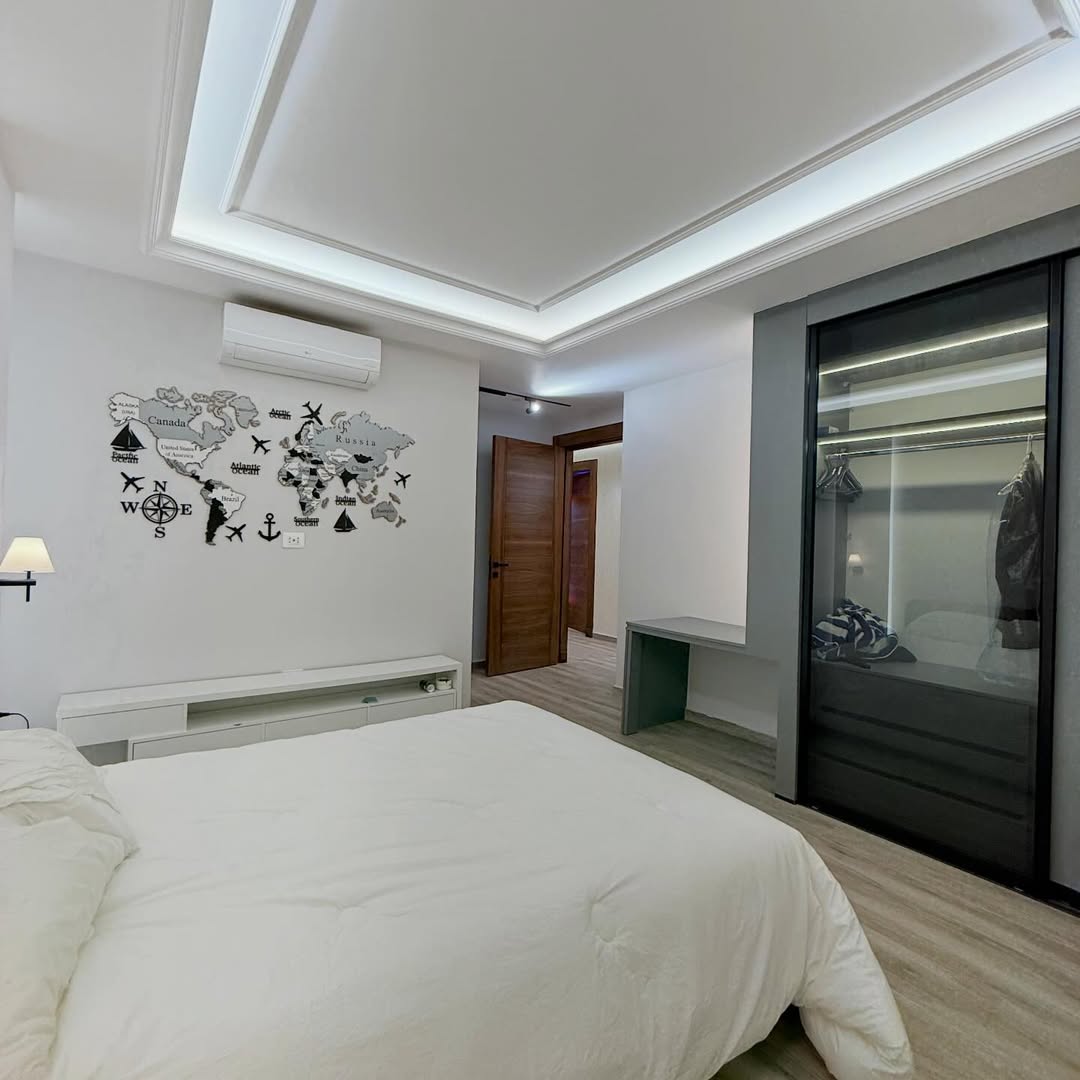 A ground-floor apartment with an area of 450 sqm.