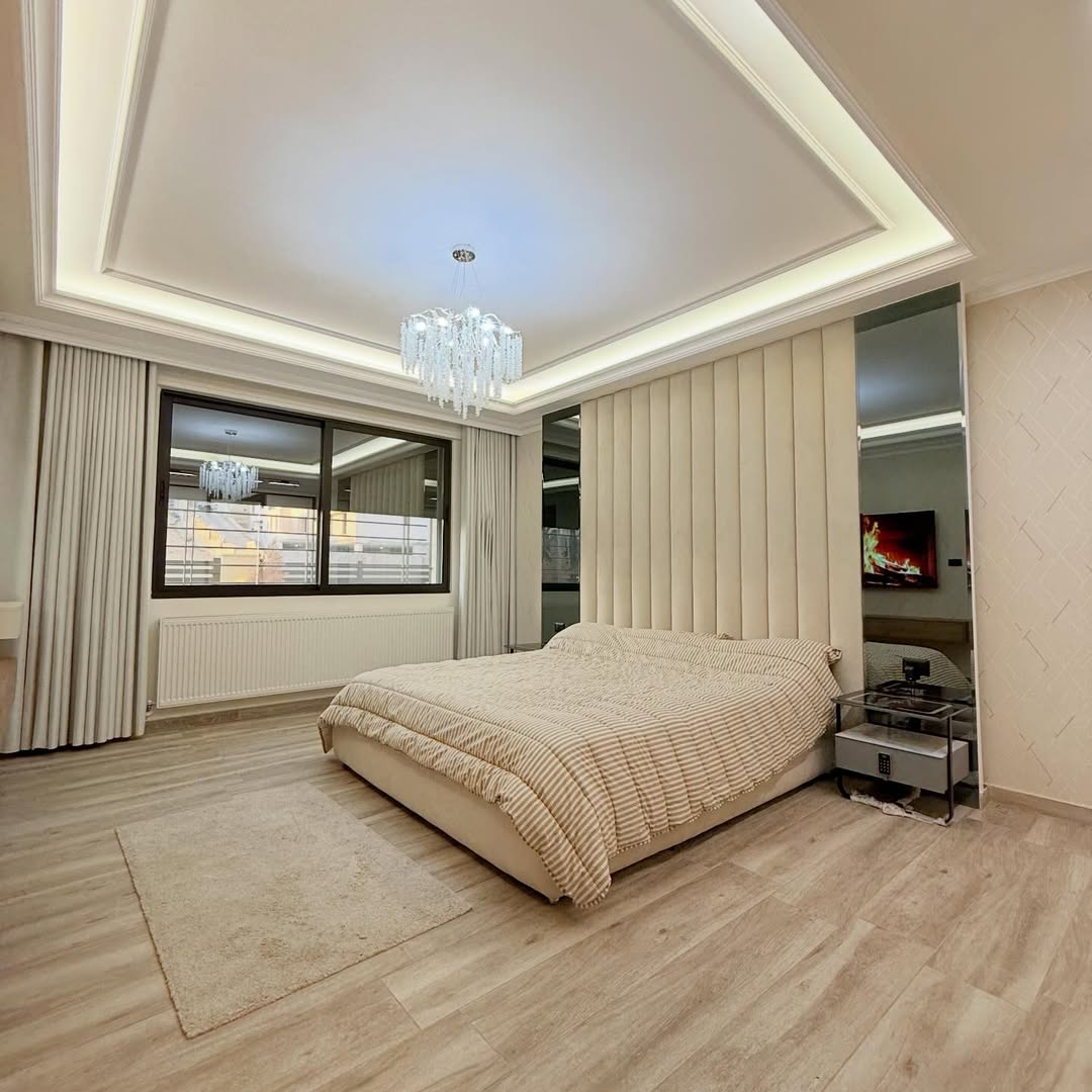 A ground-floor apartment with an area of 450 sqm.