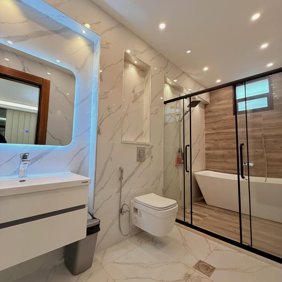 A ground-floor apartment with an area of 450 sqm.