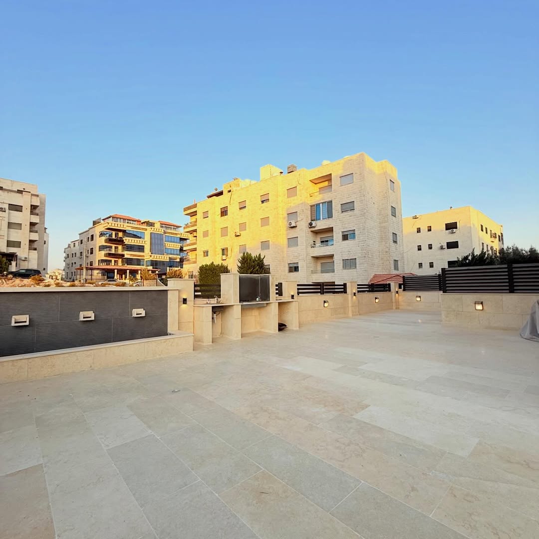 A ground-floor apartment with an area of 450 sqm.