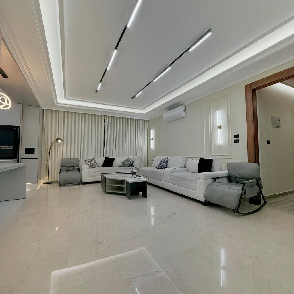 A ground-floor apartment with an area of 450 sqm.