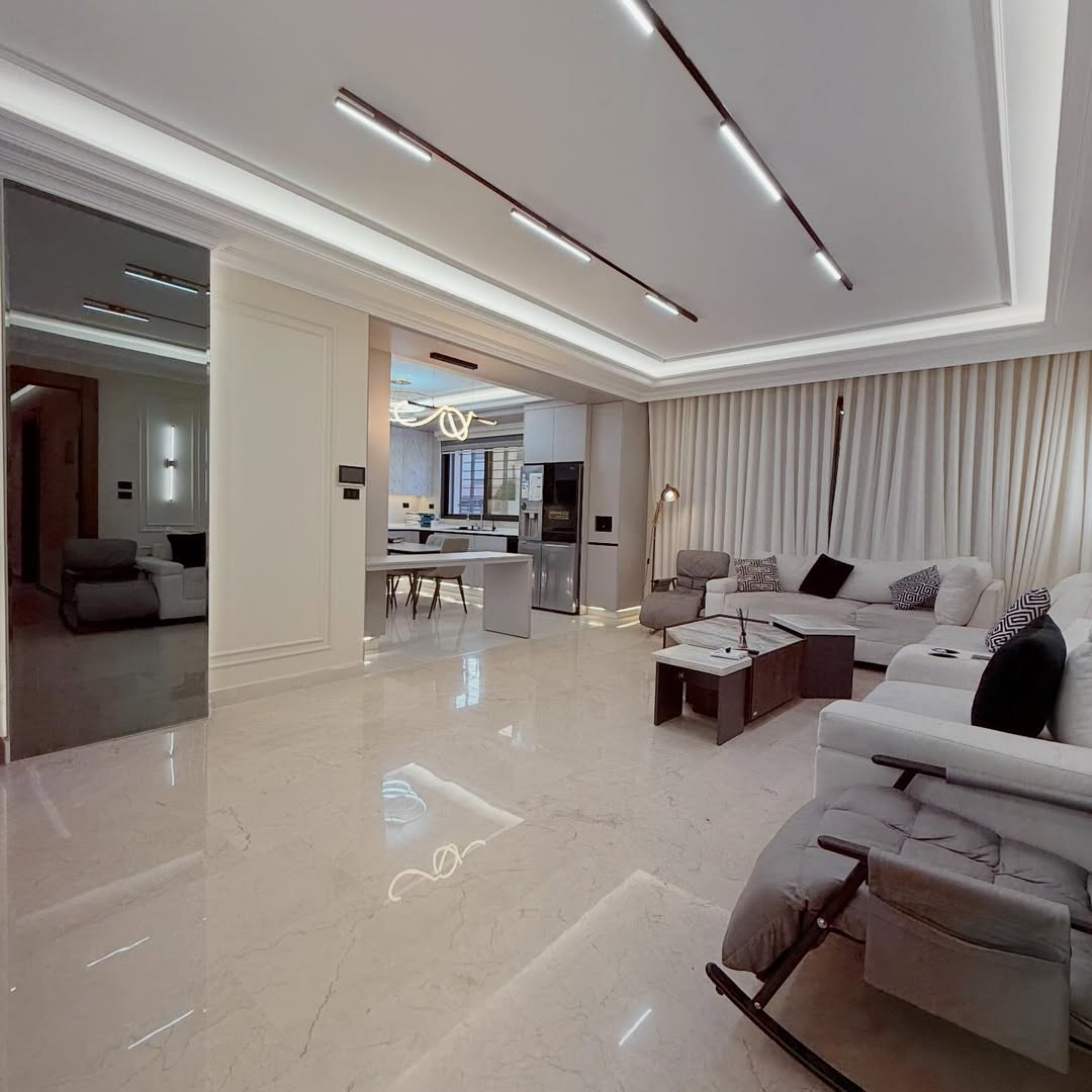 A ground-floor apartment with an area of 450 sqm.
