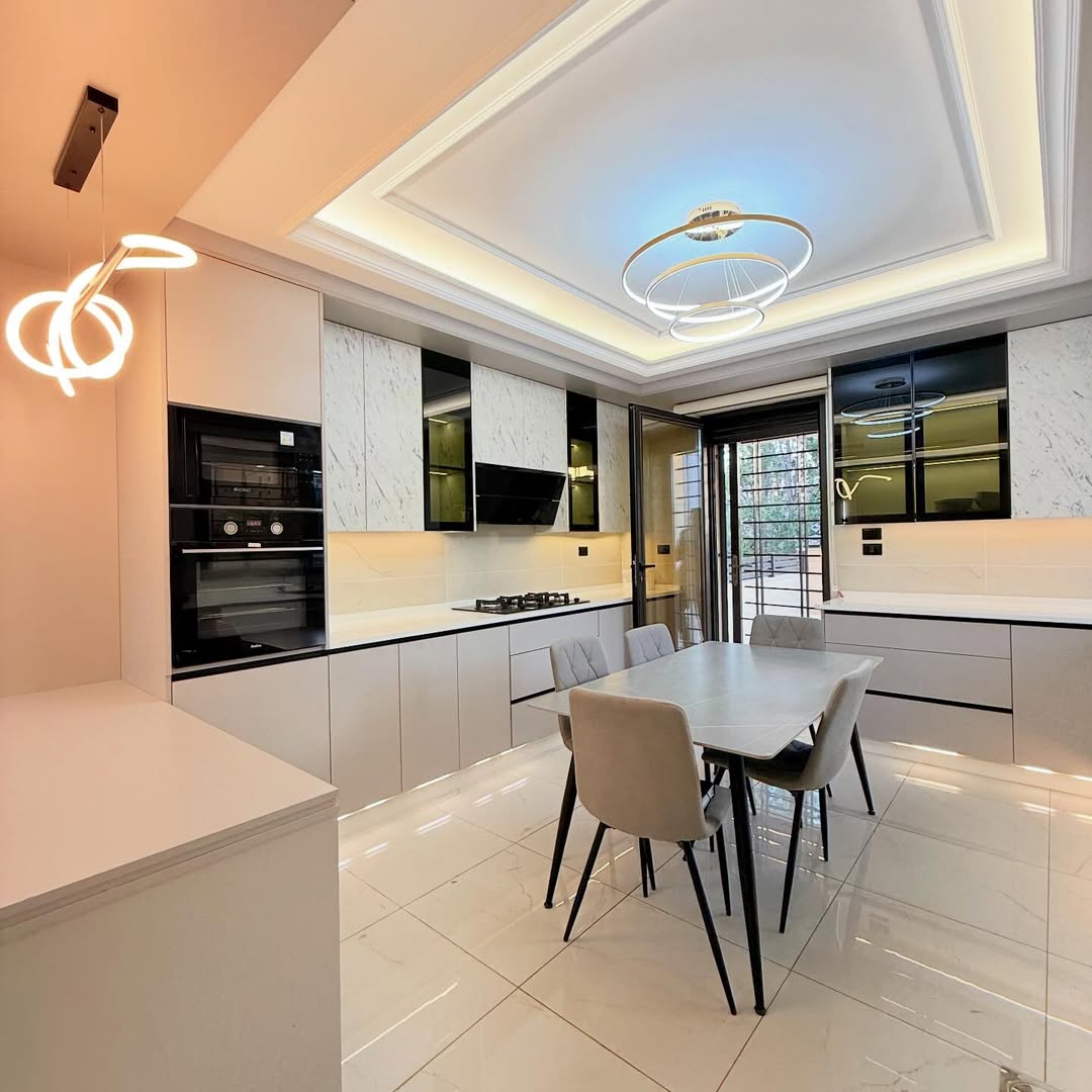 A ground-floor apartment with an area of 450 sqm.