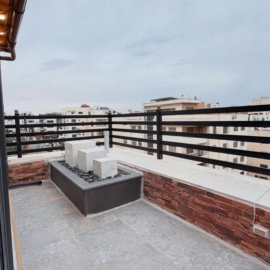 Apartment with a rooftop (duplex), 300sqm.