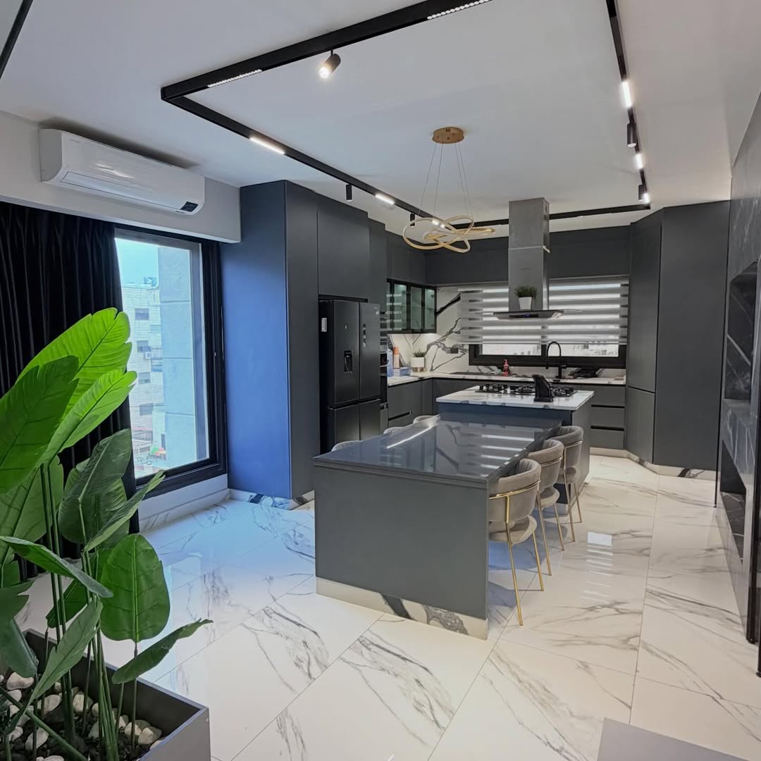 Apartment with a rooftop (duplex), 300sqm.