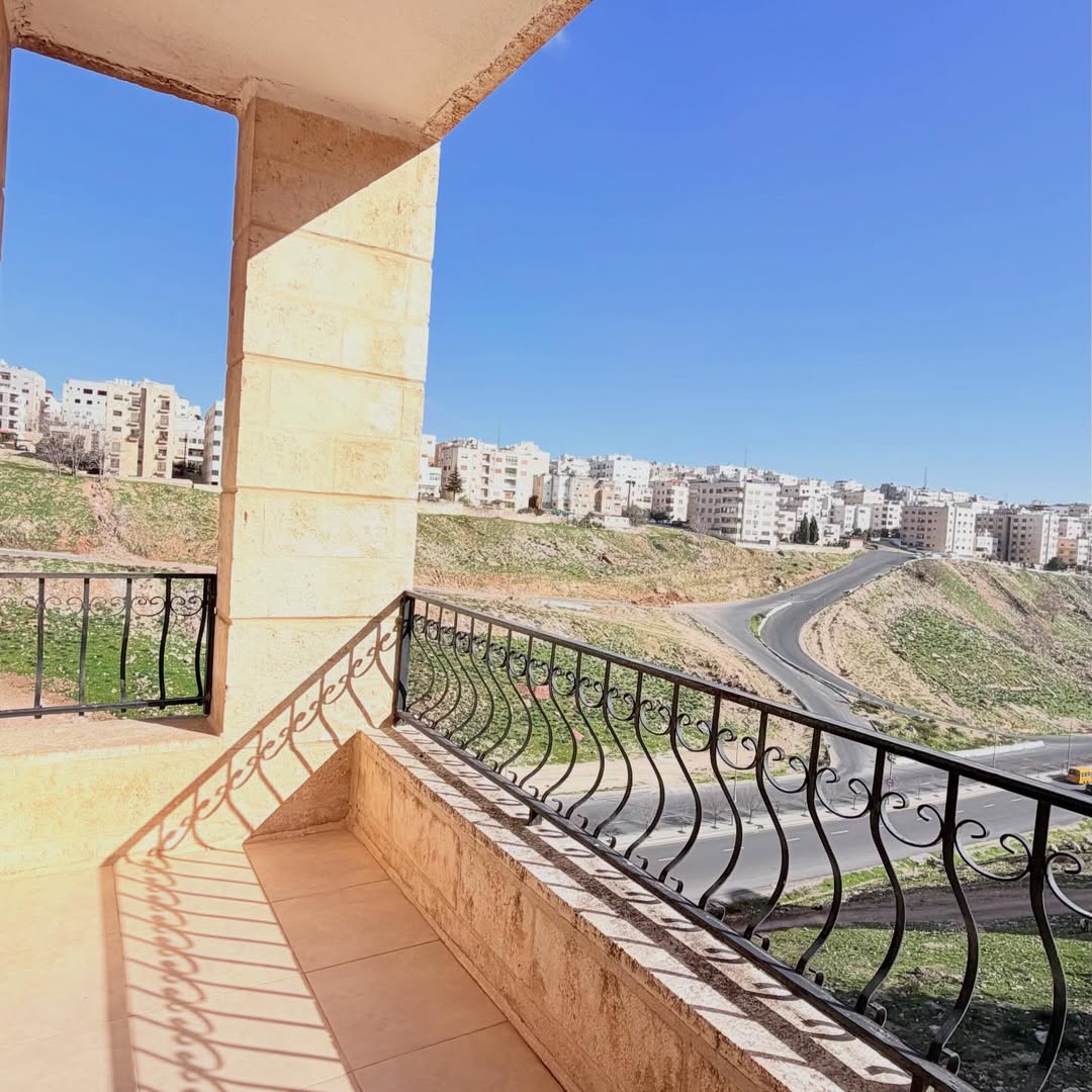 Apartment with an area of 350 sqm.