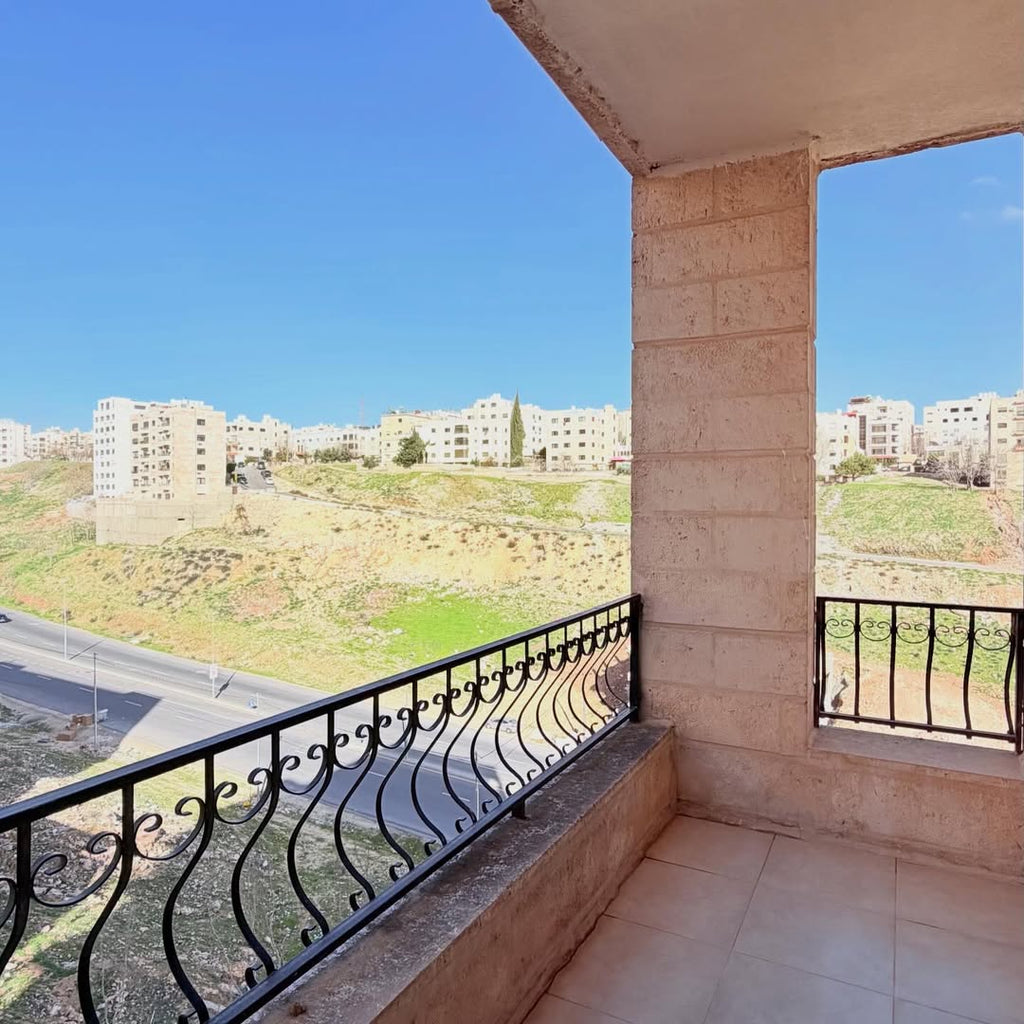 Apartment with an area of 350 sqm.
