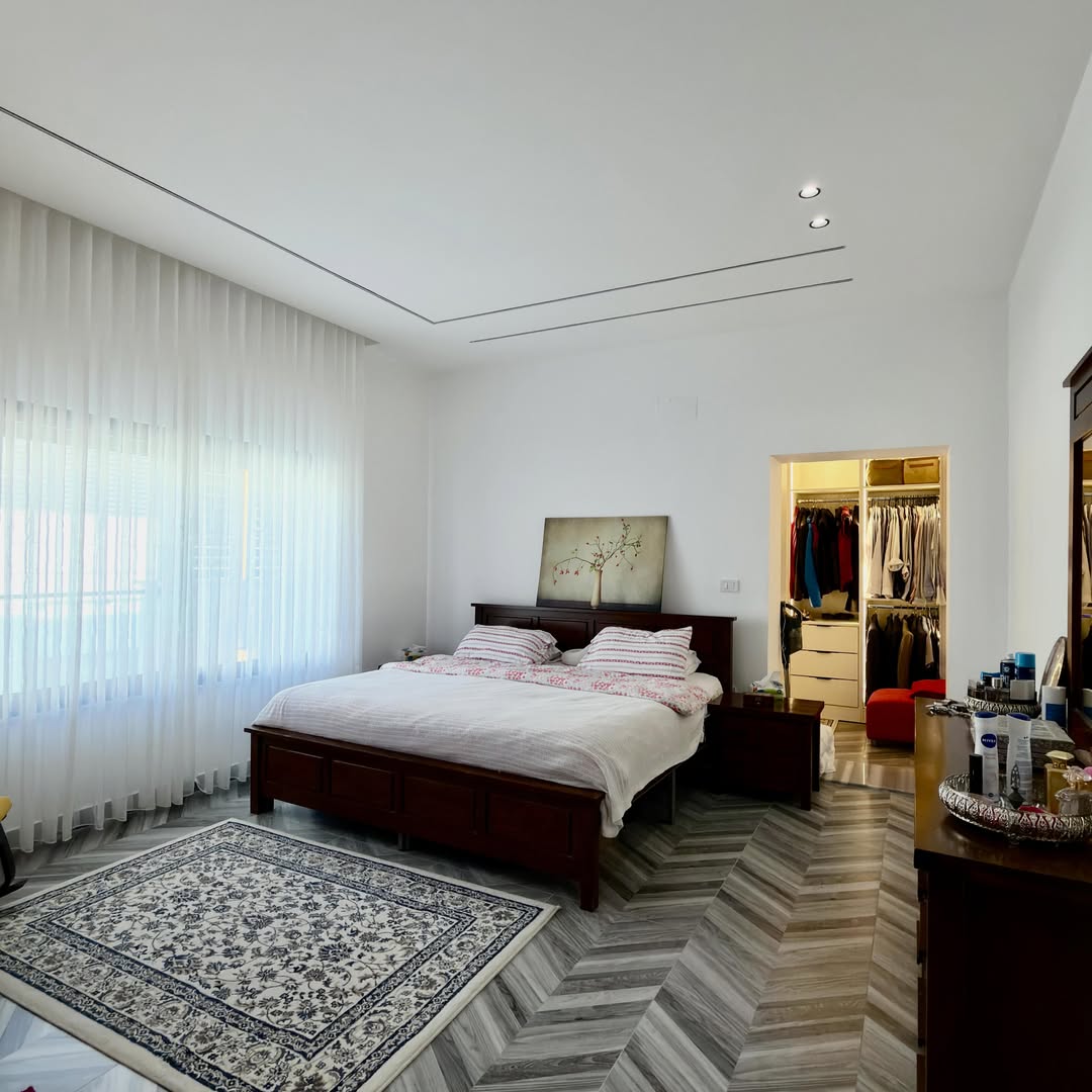 Roof Top  Apartment – 374 sqm