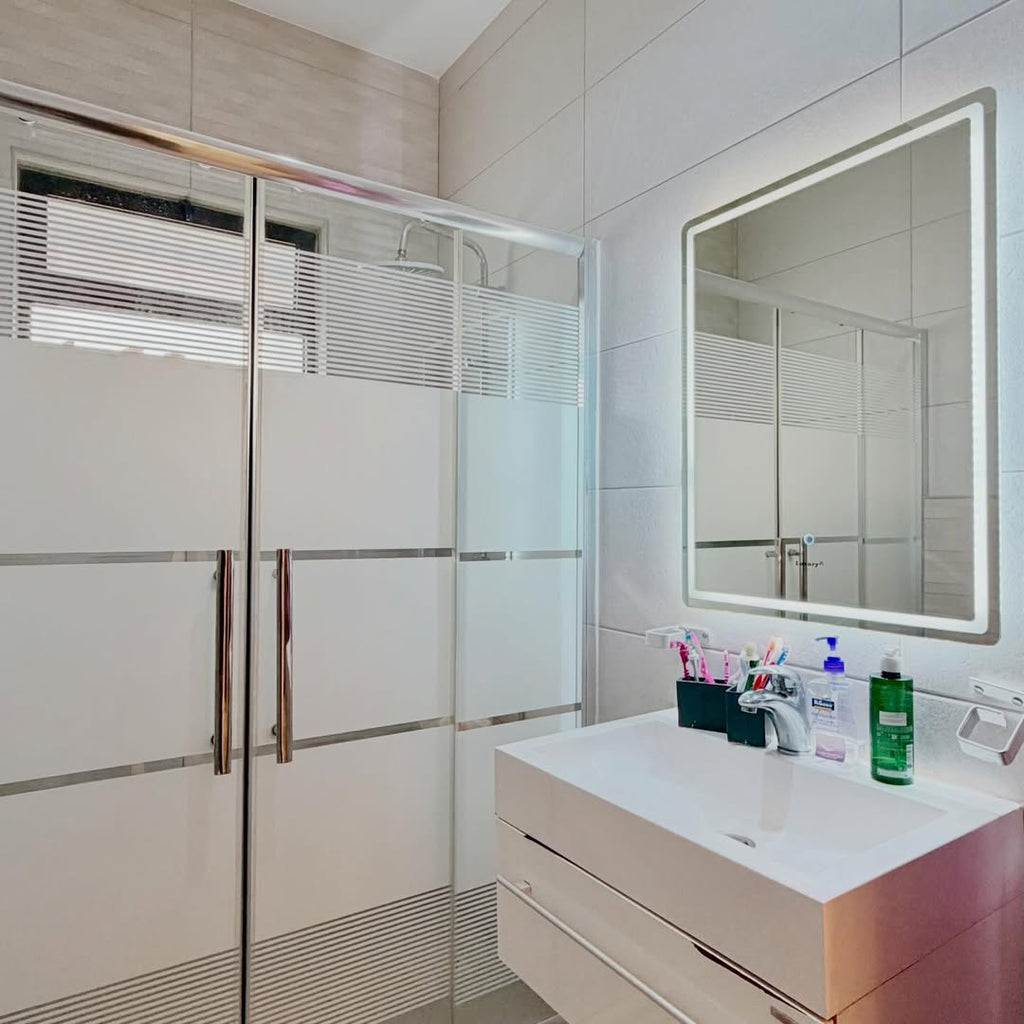 A semi-ground-floor apartment with a private entrance, with an area of 390 sqm