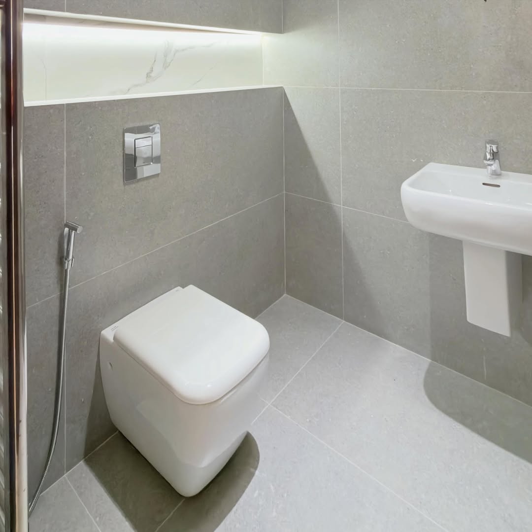 First-floor apartment with a roof, located in Khalda