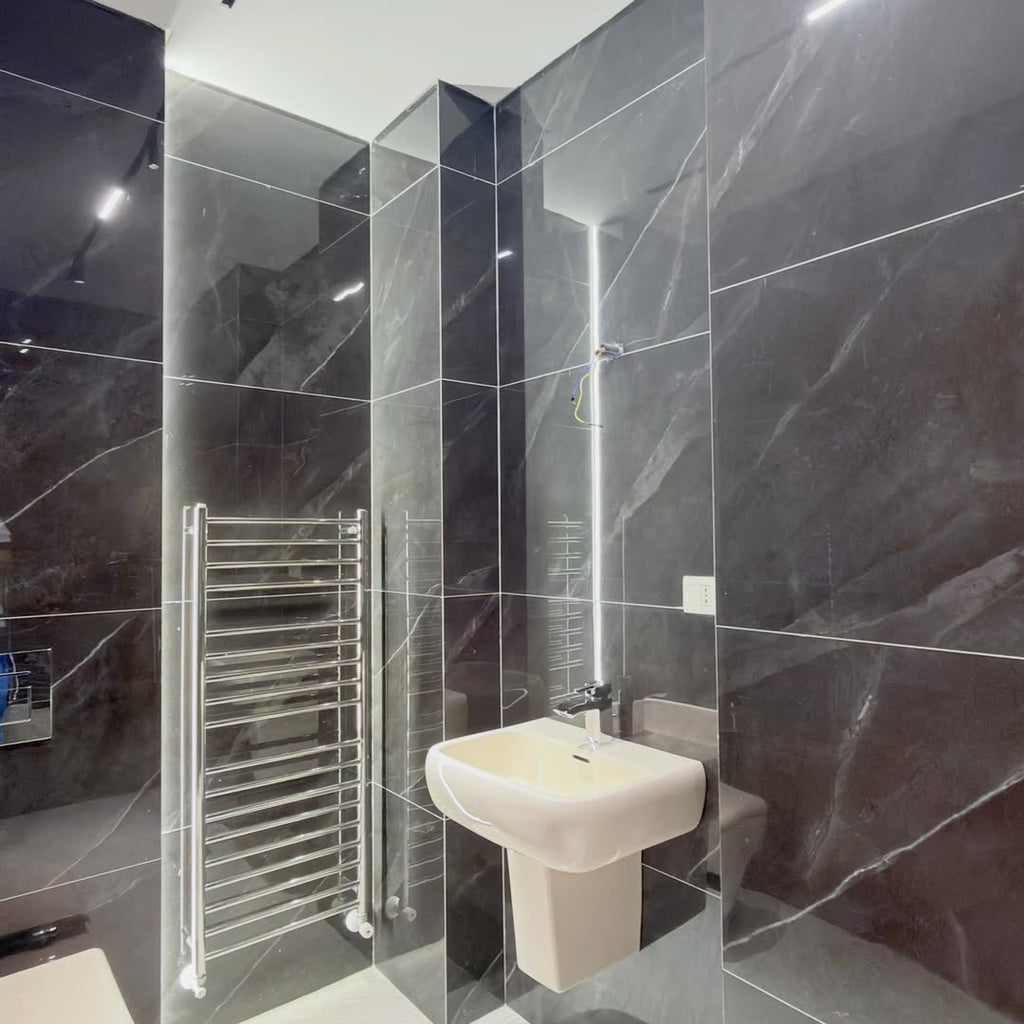 First-floor apartment with a roof, located in Khalda