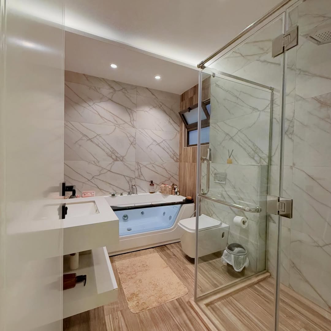 Apartment with a rooftop, total area 440 sqm