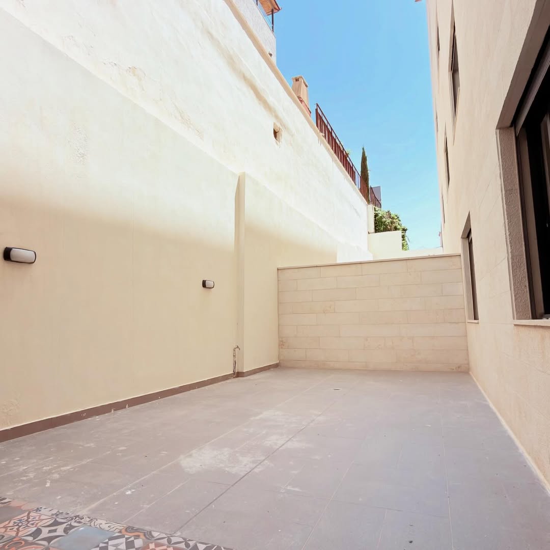 Ground floor apartment — 450 sqm