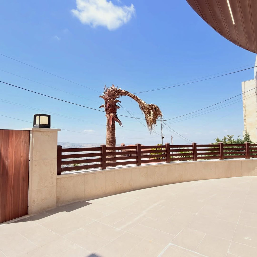 Ground floor apartment — 450 sqm