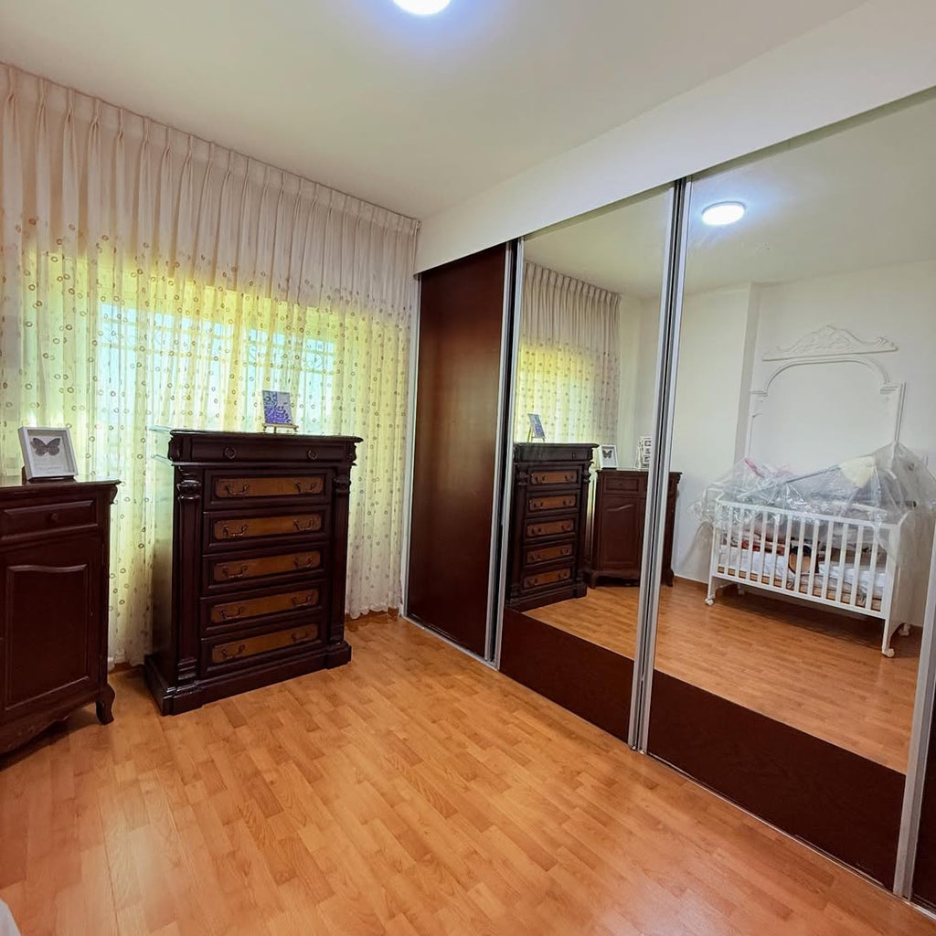 A third-floor apartment with an area of 145 sqm.