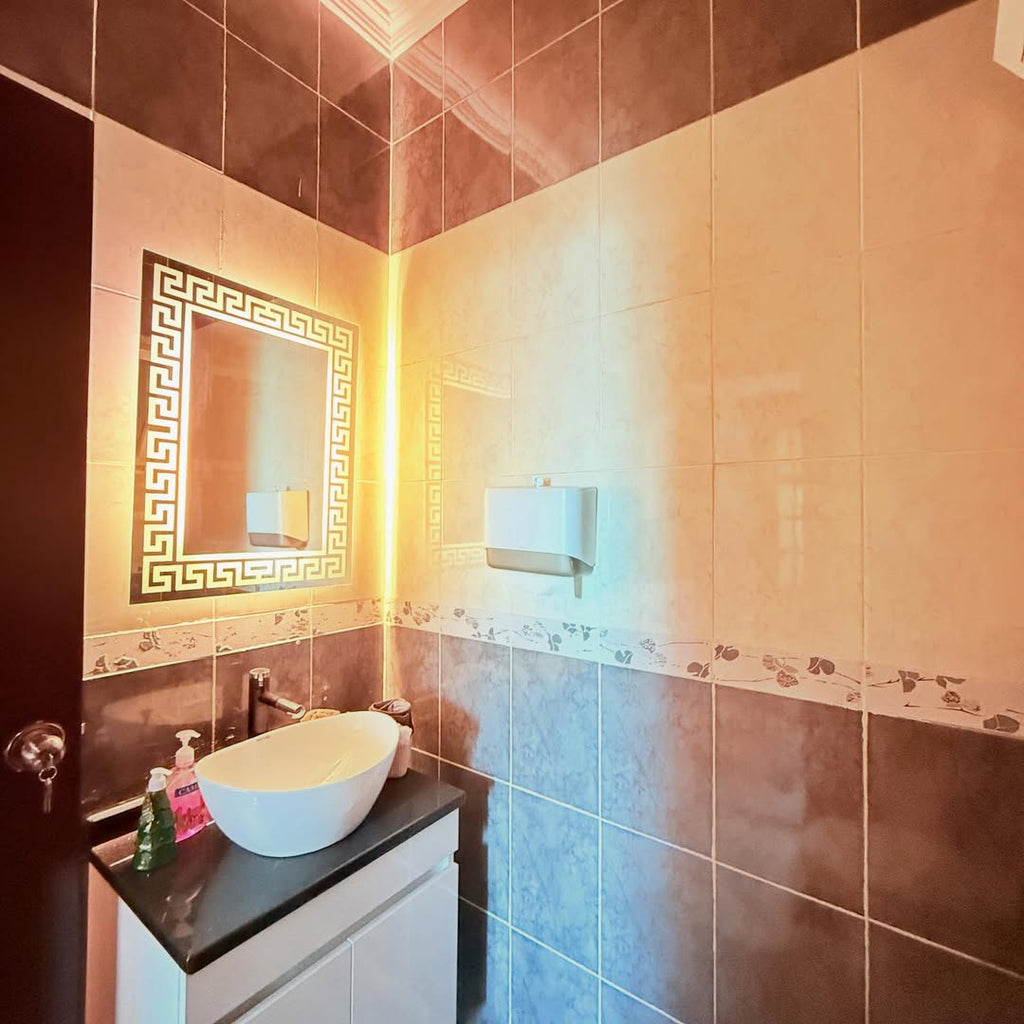 A third-floor apartment with an area of 145 sqm.