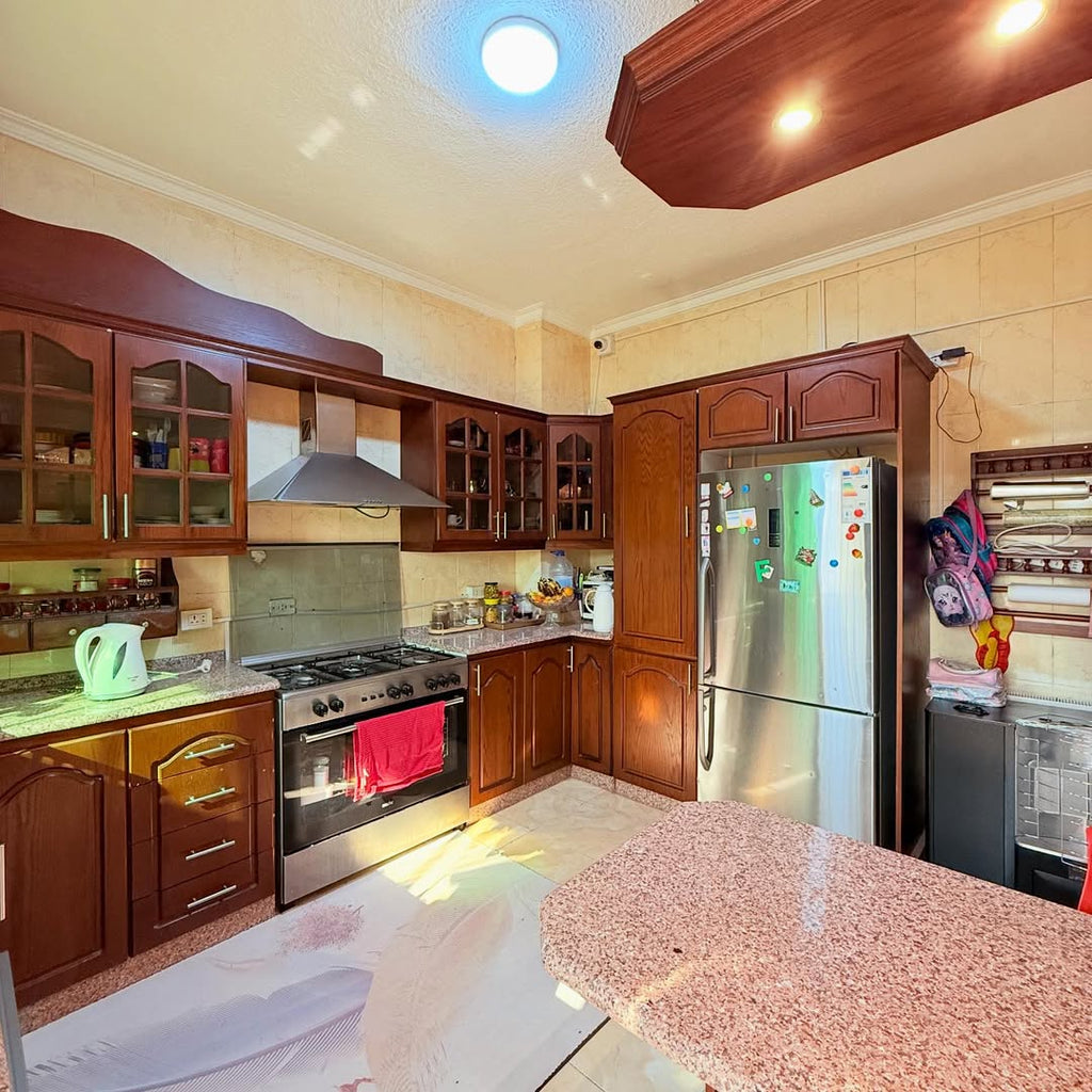 A third-floor apartment with an area of 145 sqm.