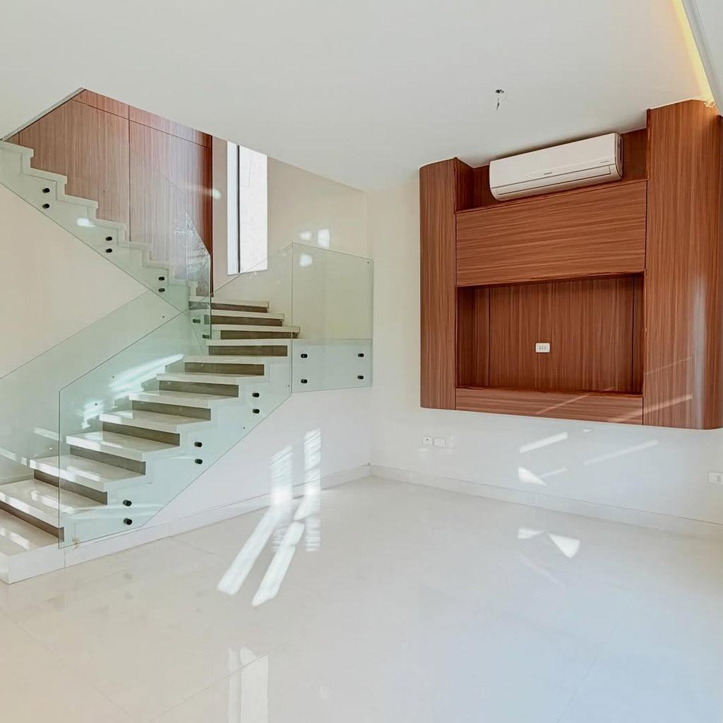 Villa in a compound,   622 sqm.