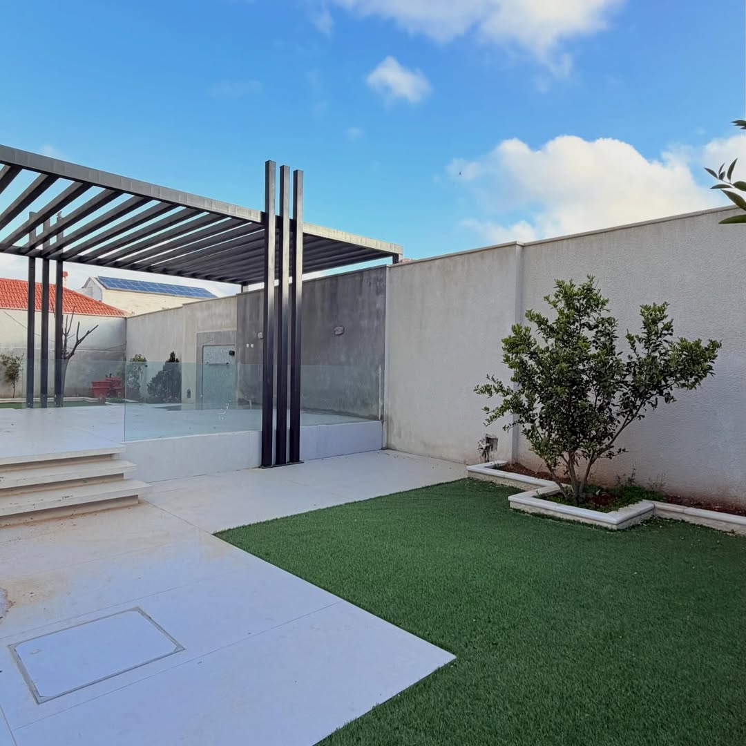 Villa in a compound,   622 sqm.