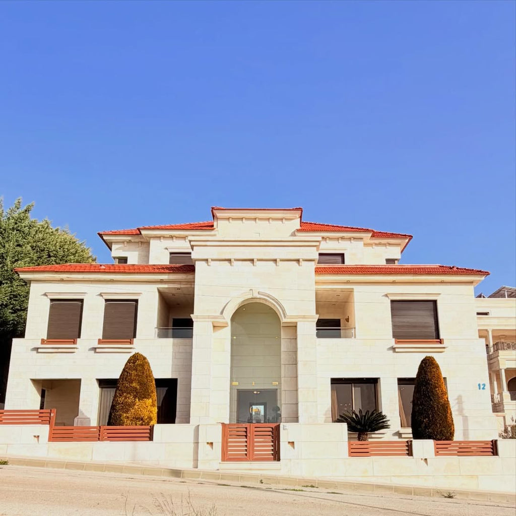 Villa in Dabouq with a land area of 760 sqm.