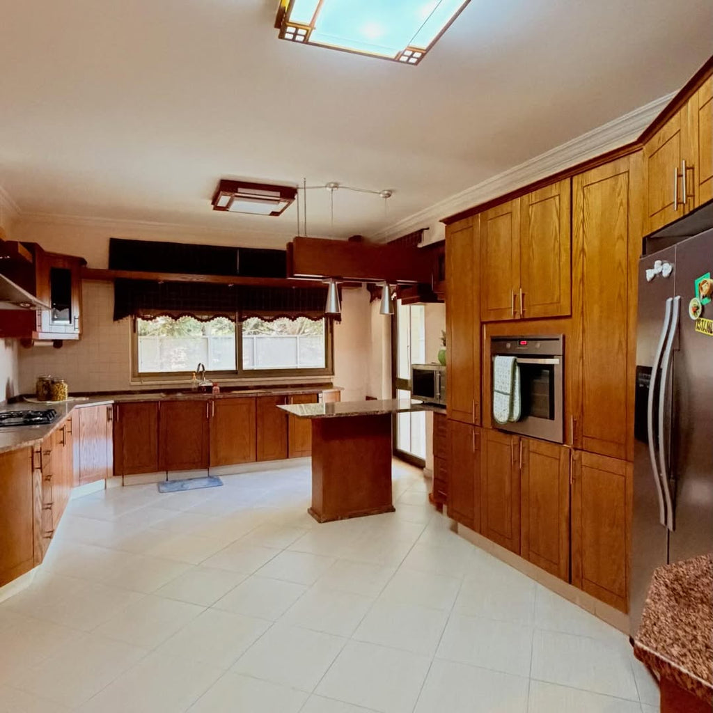 Villa in Dabouq with a land area of 760 sqm.