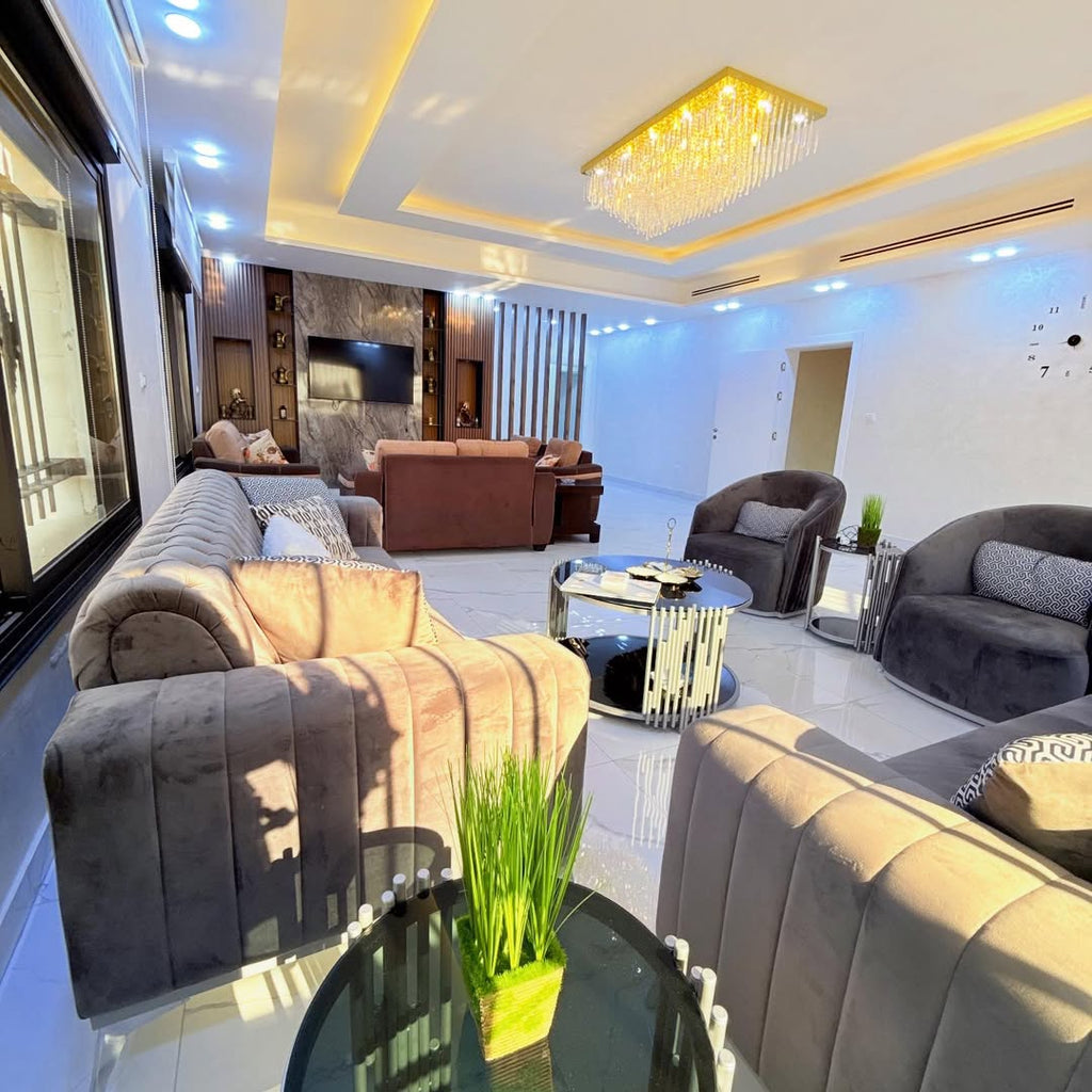 Villa with a land area of 761 sqm.