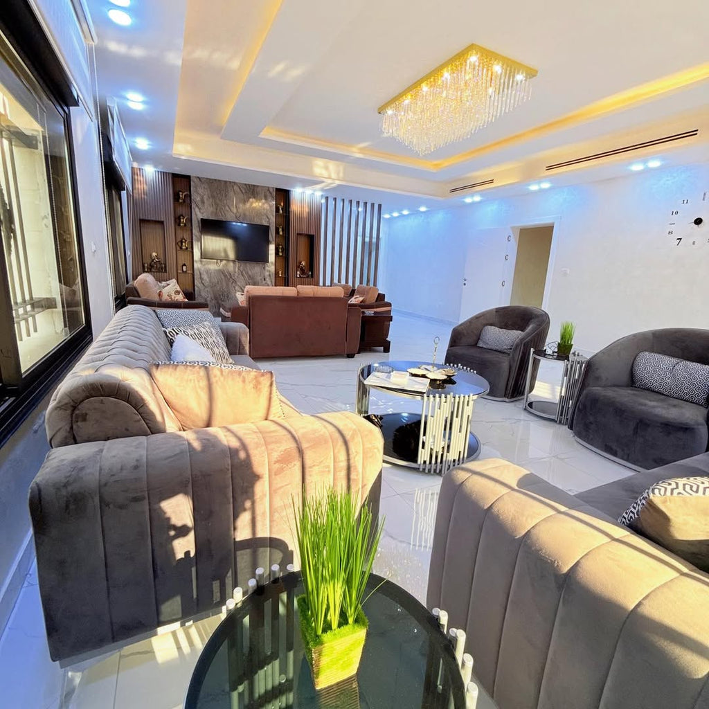 Villa with a land area of 761 sqm.