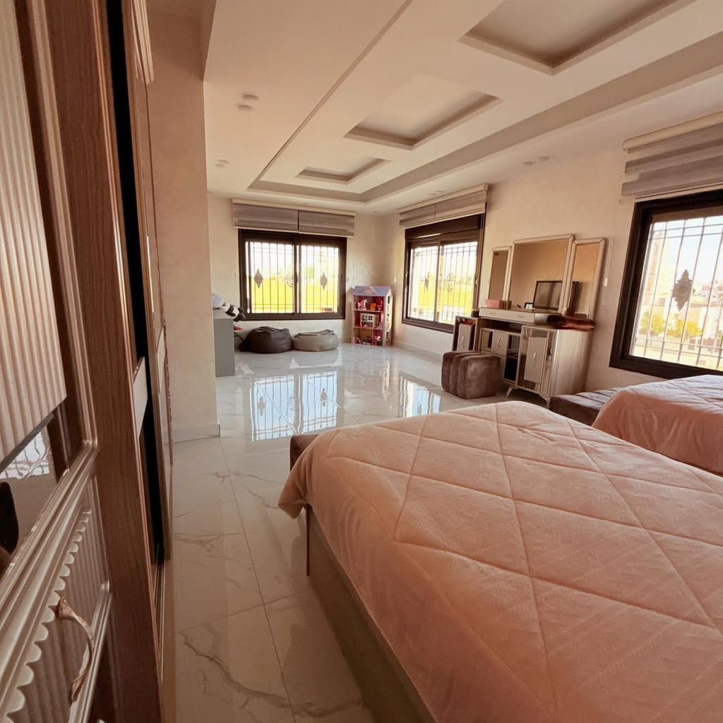 Villa with a land area of 761 sqm.
