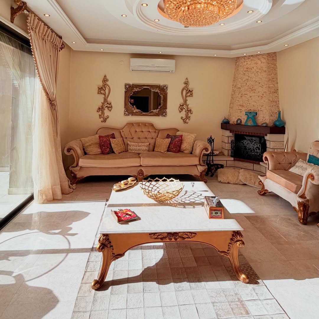 Ground-floor duplex apartment with an area of 800 sqm.