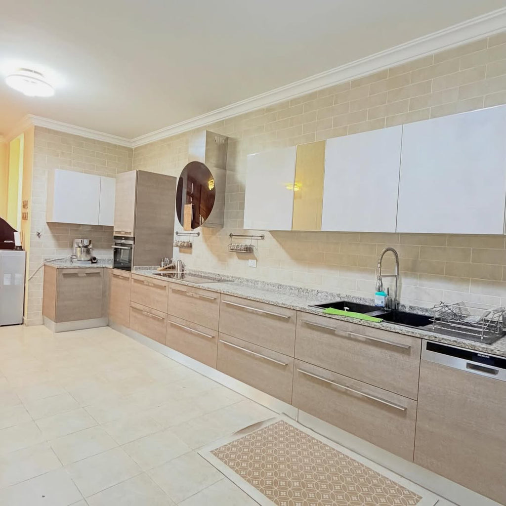Ground-floor duplex apartment with an area of 800 sqm.