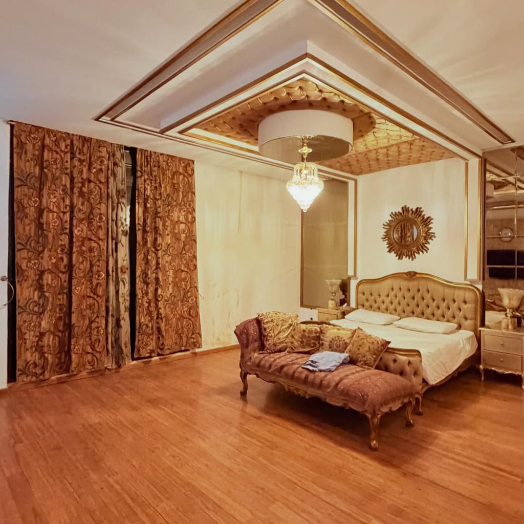 Ground-floor duplex apartment with an area of 800 sqm.